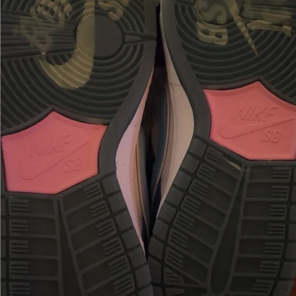 Born n raised Nike sb low dunks - Picture 8 of 9